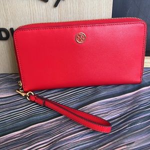 ❗️SOLD❗️Tory Burch Parker Zip Travel Continental Wallet Cherry Apple Red